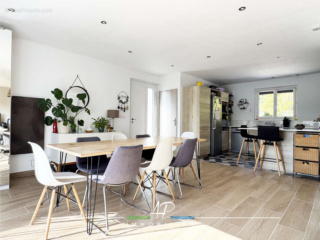 Maison à SAINT-JULIEN