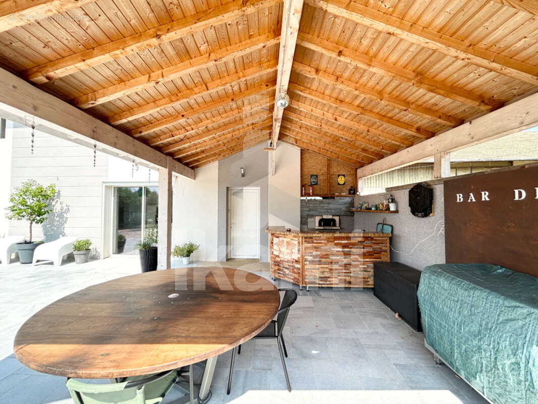 Maison de 176 m2 avec piscine - photo 15