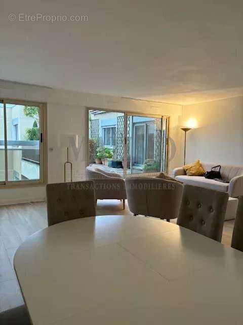 Appartement à PARIS-15E