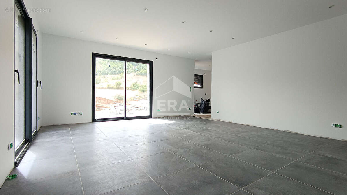 Maison à BRIVES-CHARENSAC