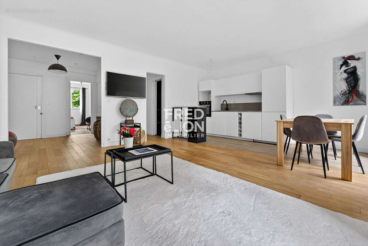 Appartement à NEUILLY-SUR-SEINE