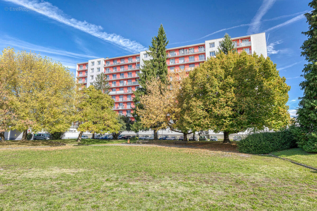 Appartement à SAINT-MARTIN-D&#039;HERES