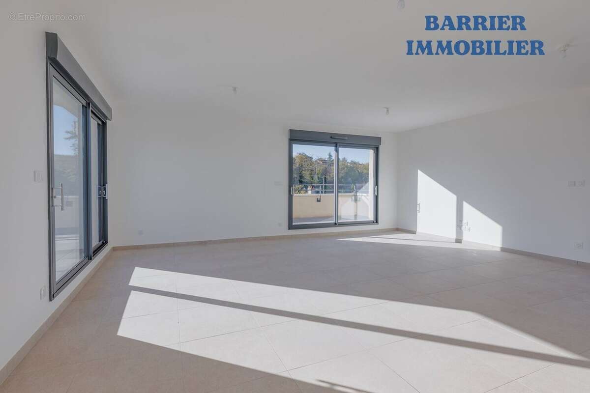 Appartement à CHAVANOZ