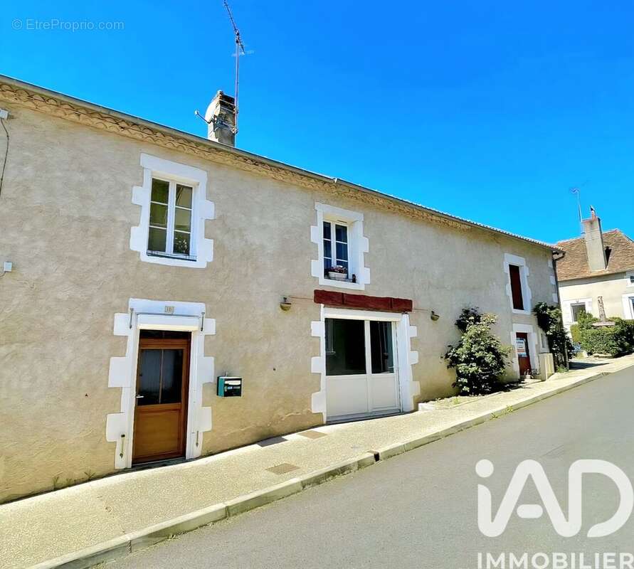 Photo 2 - Maison à BRIGUEIL-LE-CHANTRE