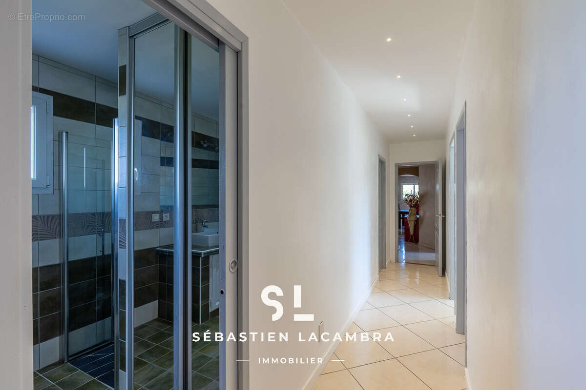 Maison de plain-pied avec piscine, 4 chambres et 3 008 m2 de terrain - photo 20