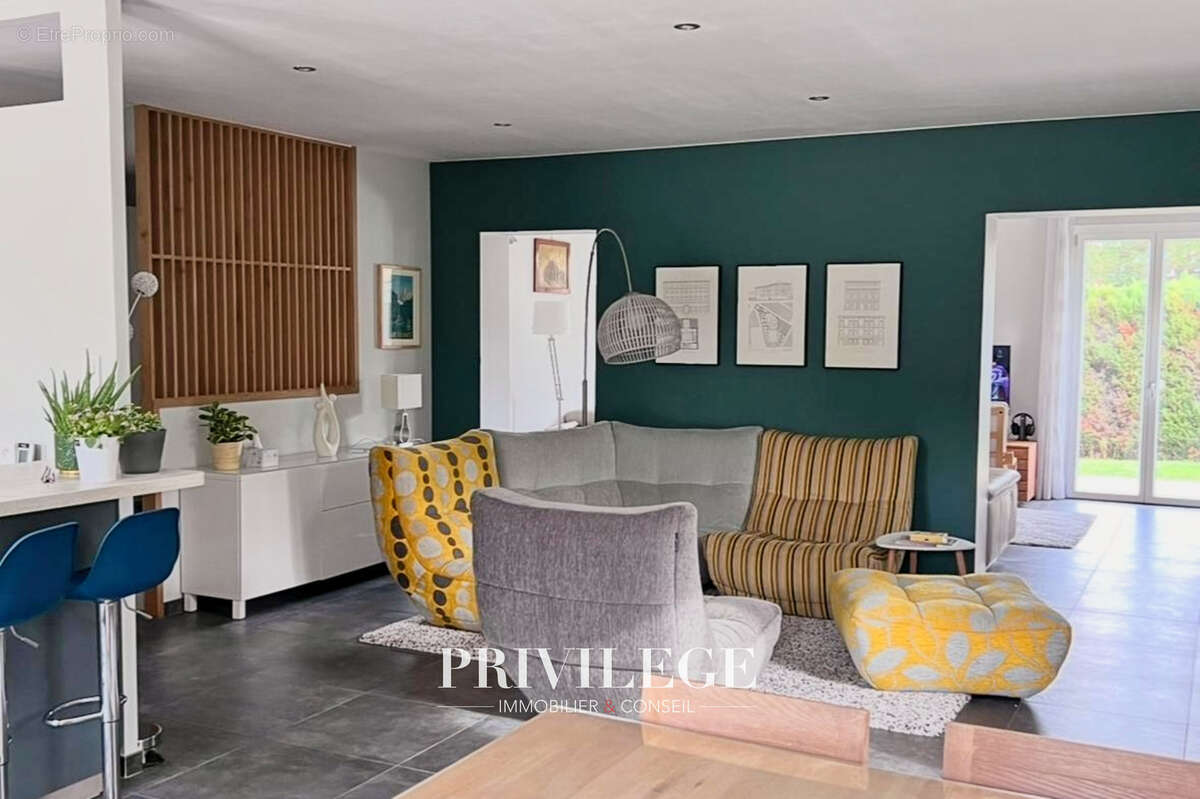 Maison à SAINT-CYR-AU-MONT-D&#039;OR