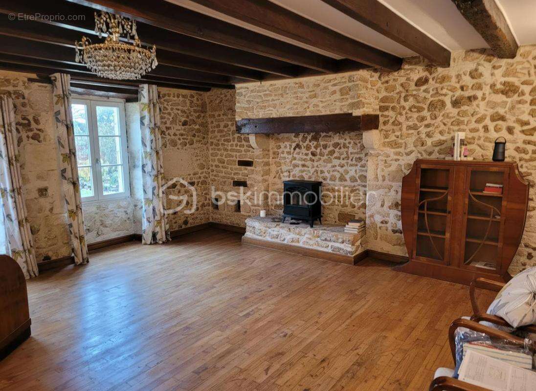Maison à PAMPROUX