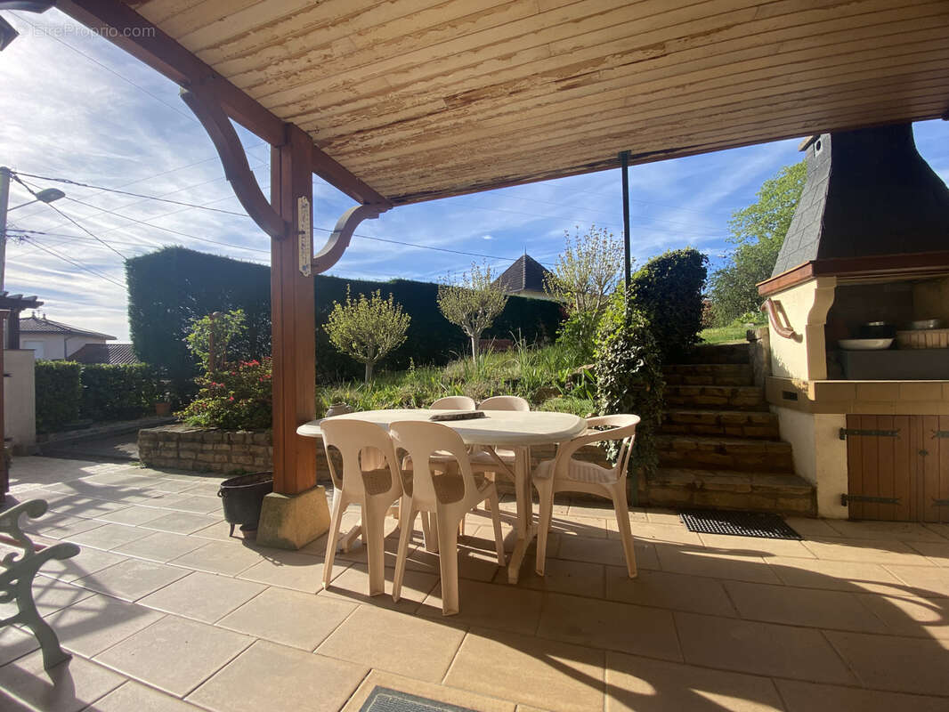 Maison avec dépendances sur un terrain de 2 180 m2   Fort potentiel - photo 13