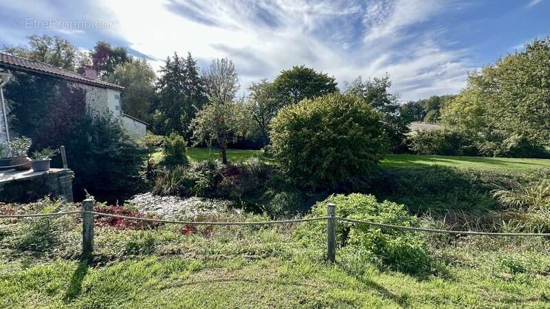 Maison à CHALLIGNAC