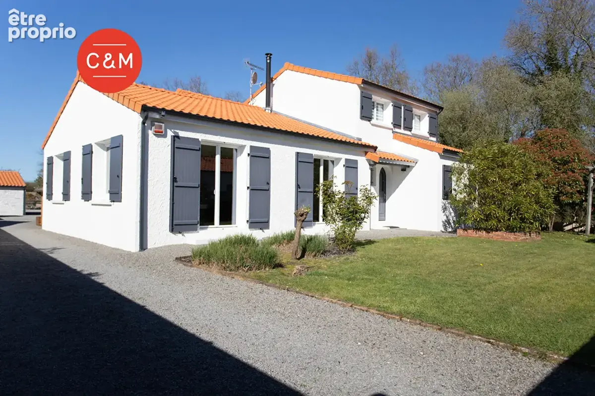 BOUGUENAIS - Maison 7 pièces 193 m² - photo 15