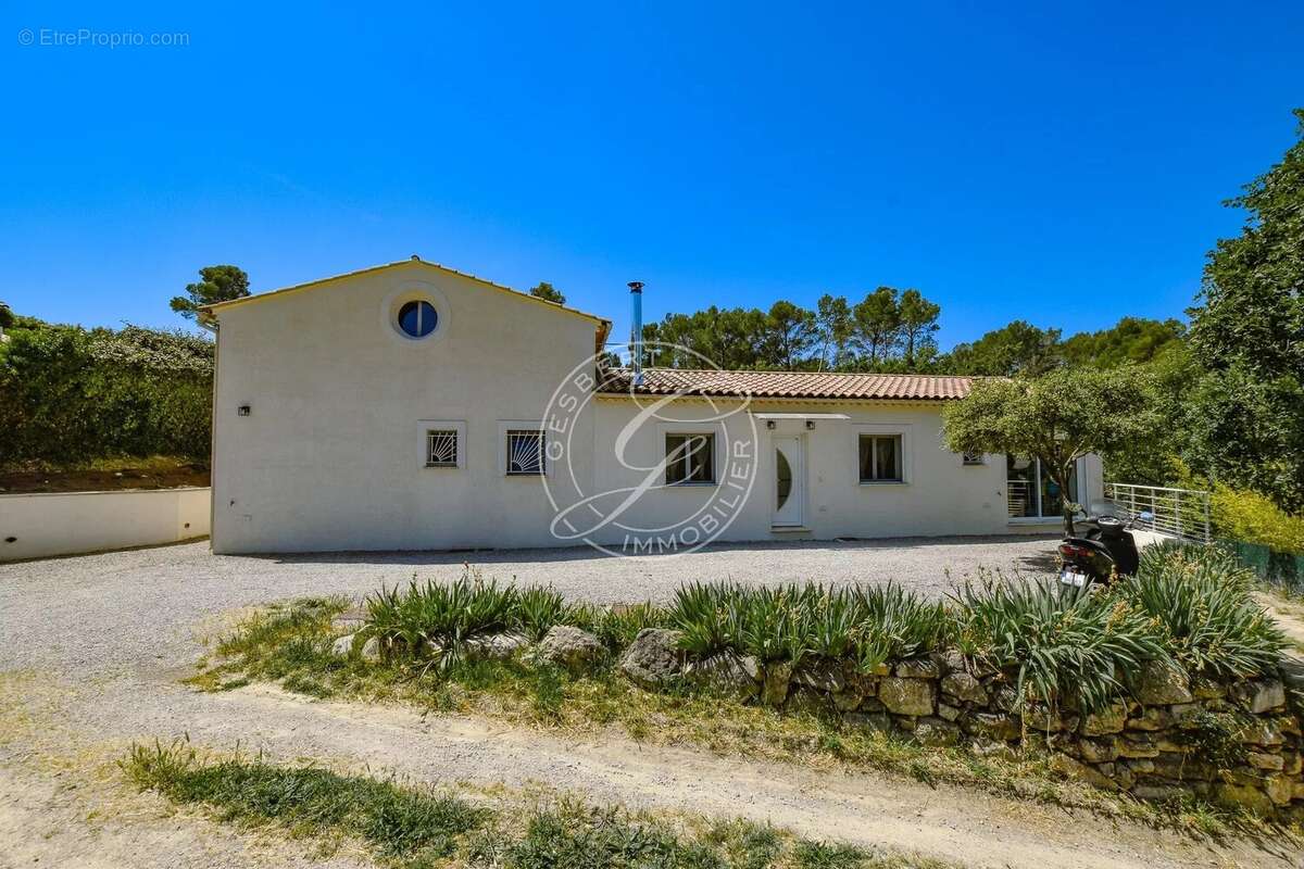 A vendre flayosc - villa  de 225 m2 avec piscine à pieds au village - photo 34