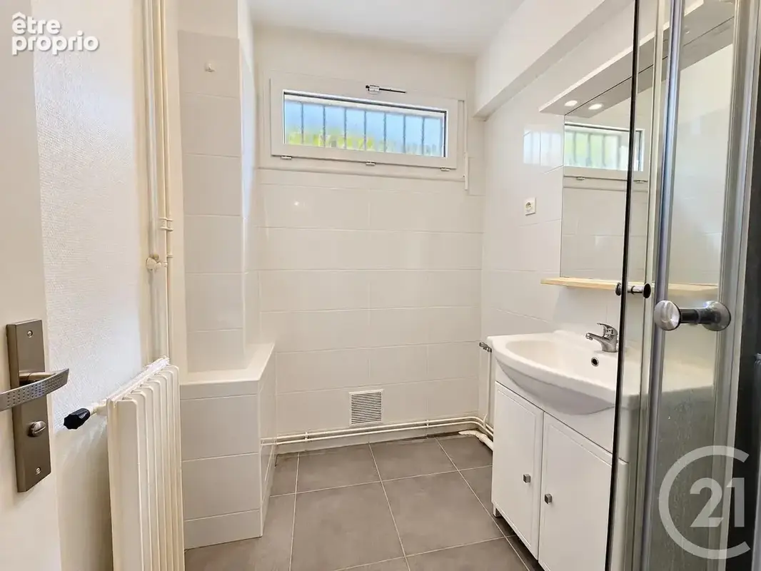 Appartement 44 m² à Saint-Maur-Des-Fosses  - photo 6