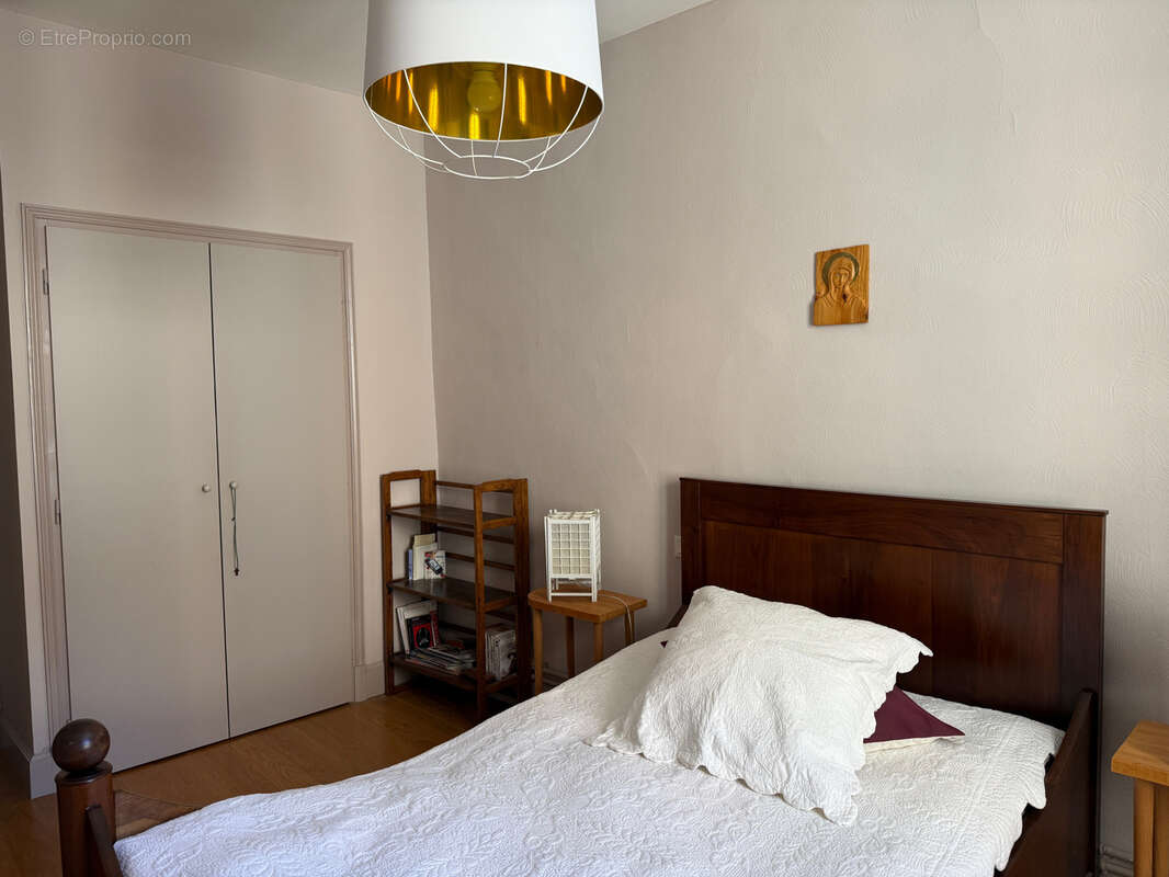 Élégant appartement traversant dans un immeuble historique - photo 12