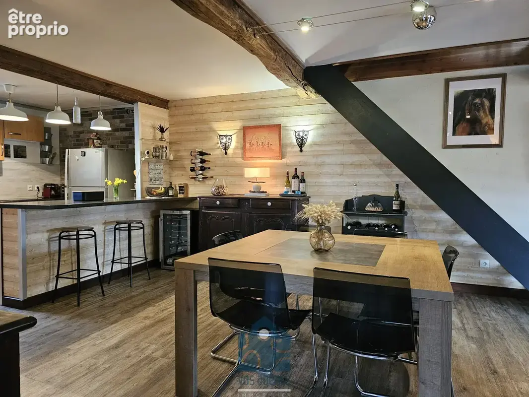 Propriété 6 pièces avec piscine, box à chevaux, garage, hangar et grand terrain - photo 5