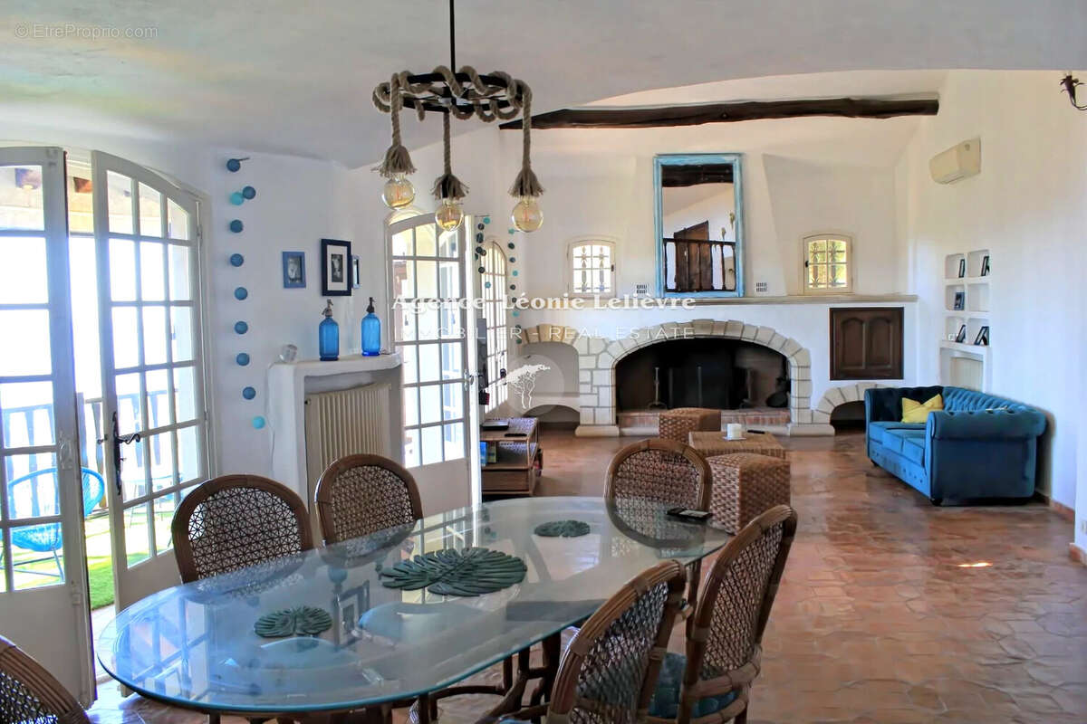 Maison à LES ISSAMBRES