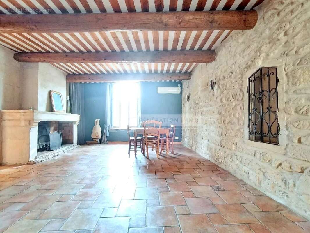 Mas de village au coeur de Fontvieille avec piscine et hangar - photo 3