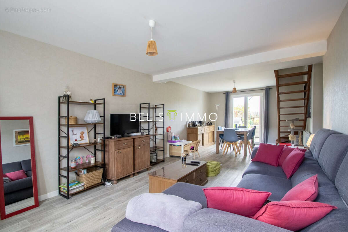 Maison à MONTLOUIS-SUR-LOIRE