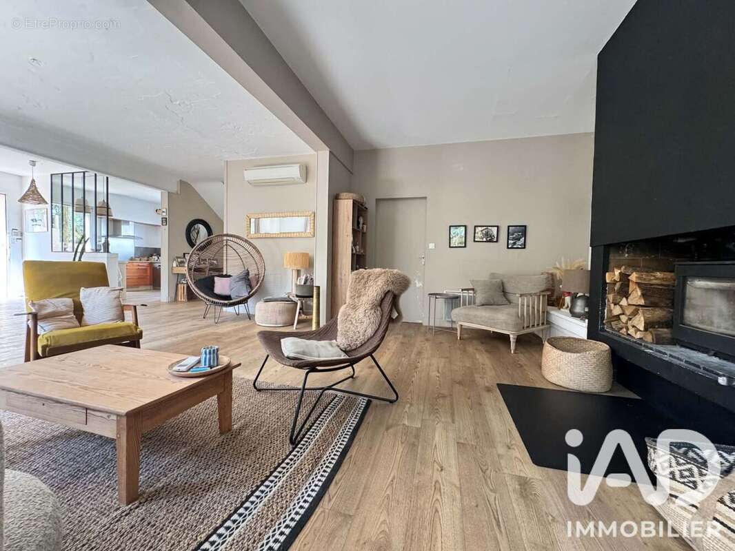 Maison 160 m² à La Rochelle  - photo 2