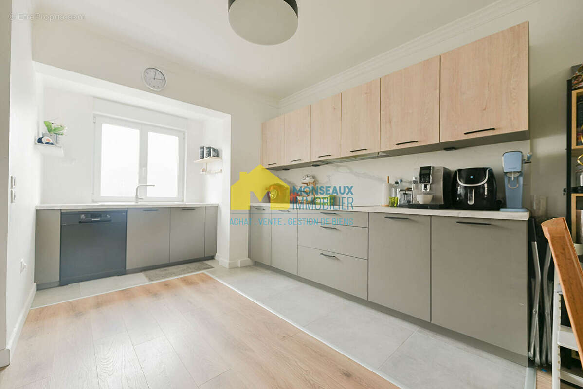 Maison à SAINTE-GENEVIEVE-DES-BOIS