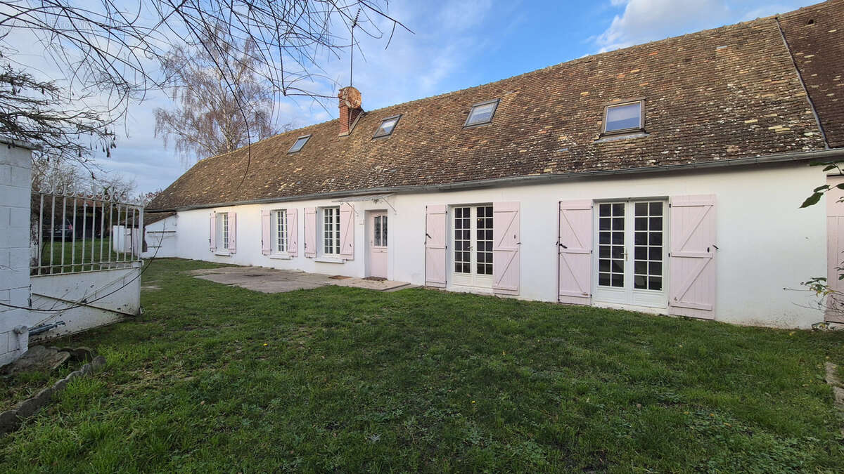 Maison à NEAUFLES-SAINT-MARTIN