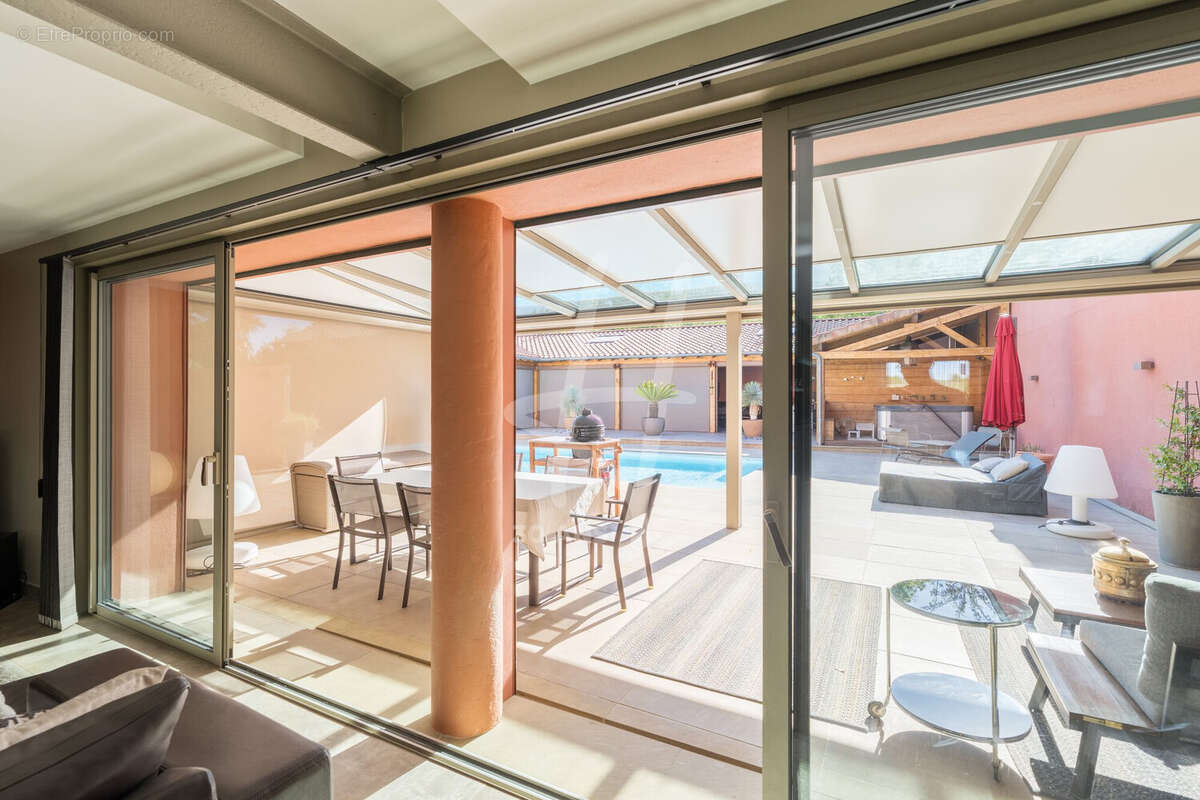 Maison 500 m² à Jury  - photo 4