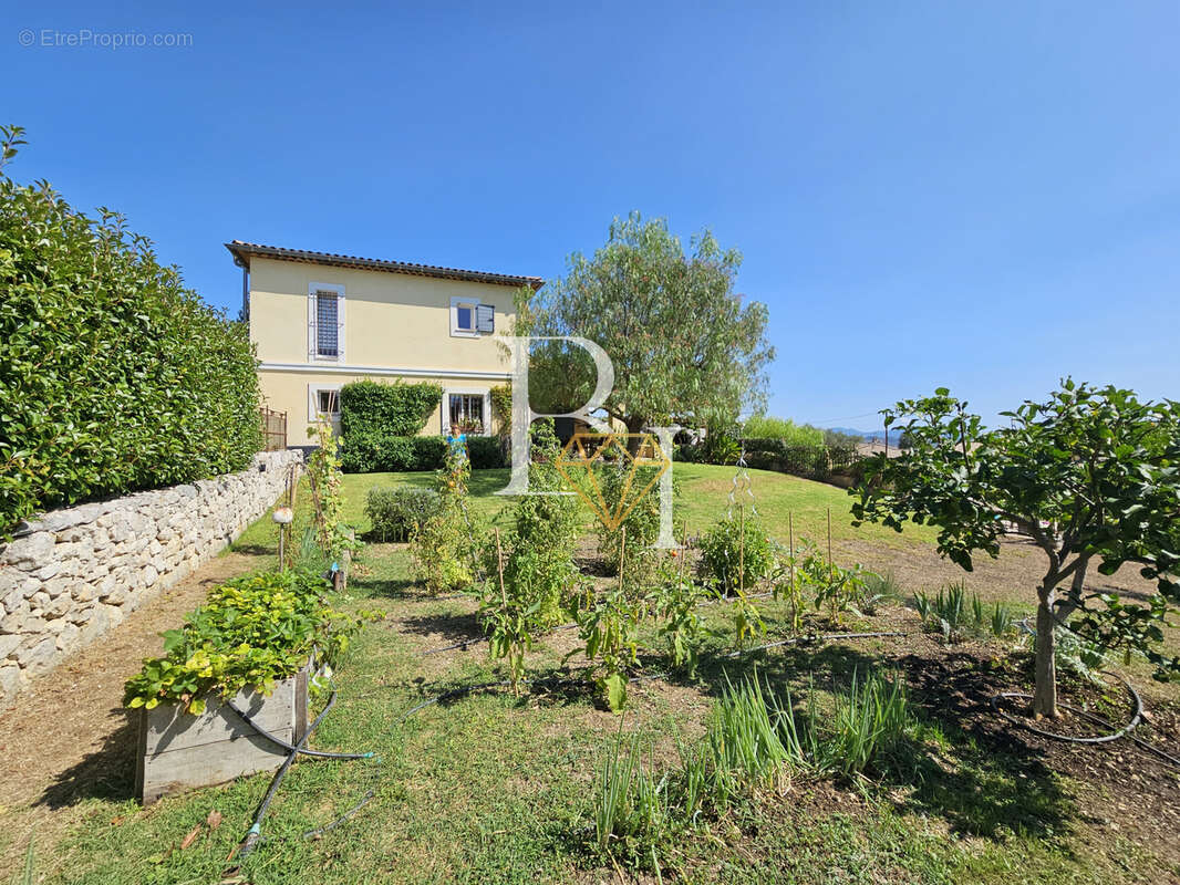 Maison à SAINT-JEANNET