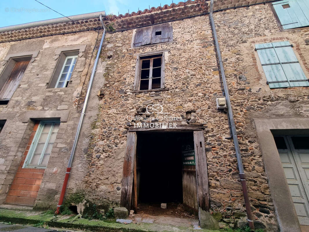 Parking à CAUDIES-DE-FENOUILLEDES