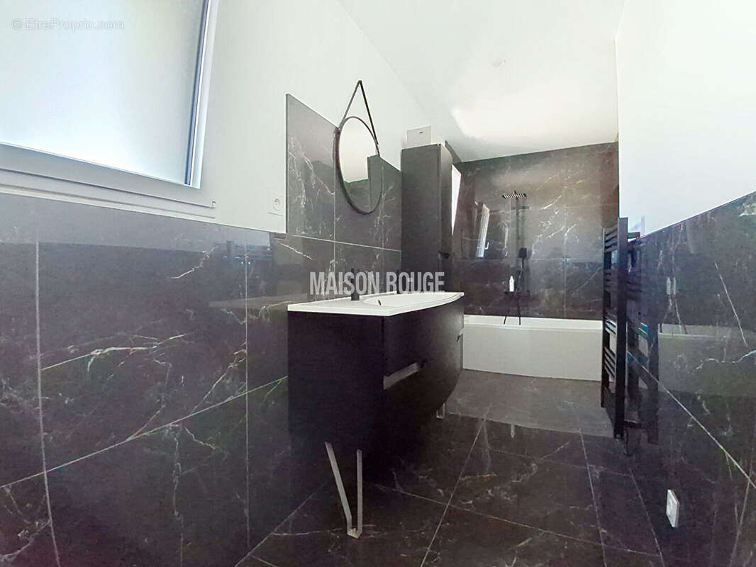 Une maison contemporaine d'exception, entre confort, élégance et sérénité - 2023 - Coup de coeur assuré - PLOUFRAGAN - photo 15