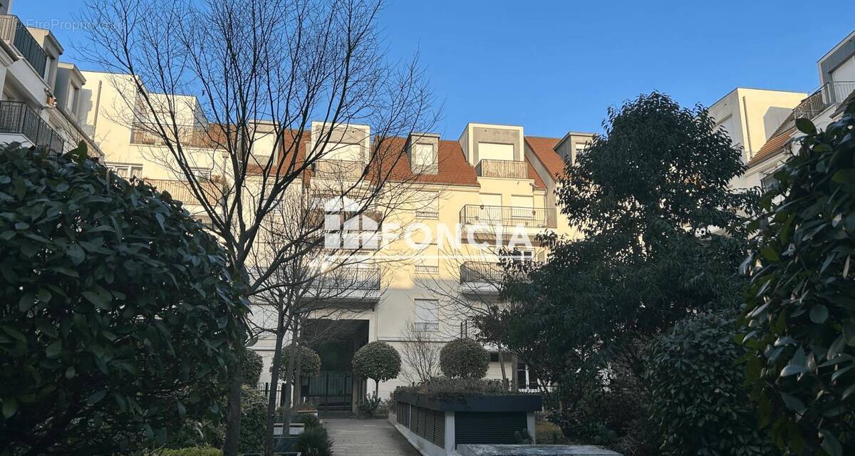 Appartement à HOUILLES