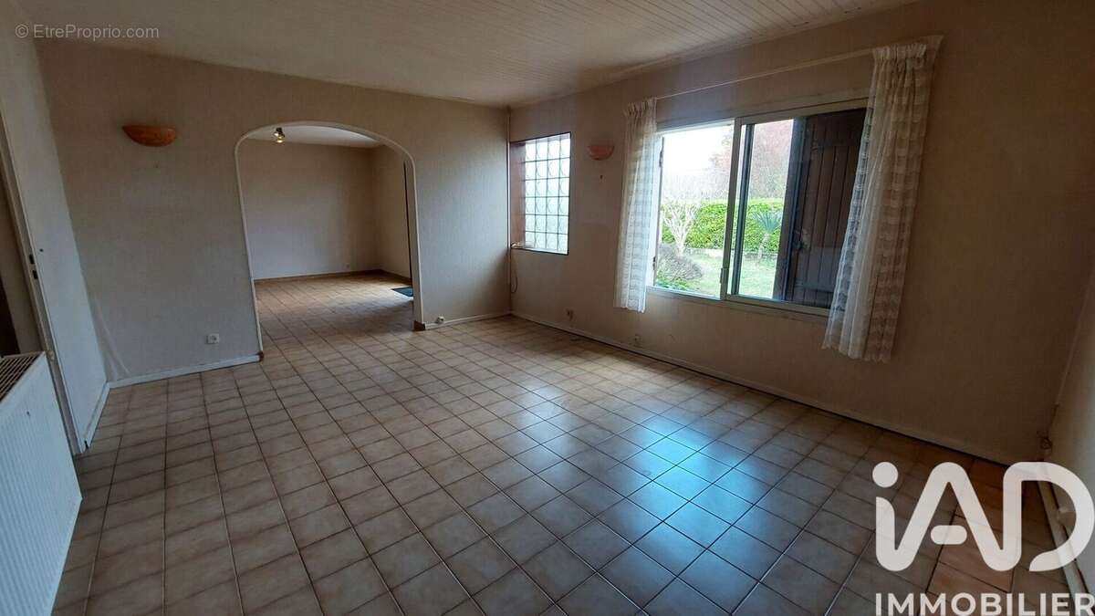 Photo 2 - Maison à LAMOTHE-MONTRAVEL