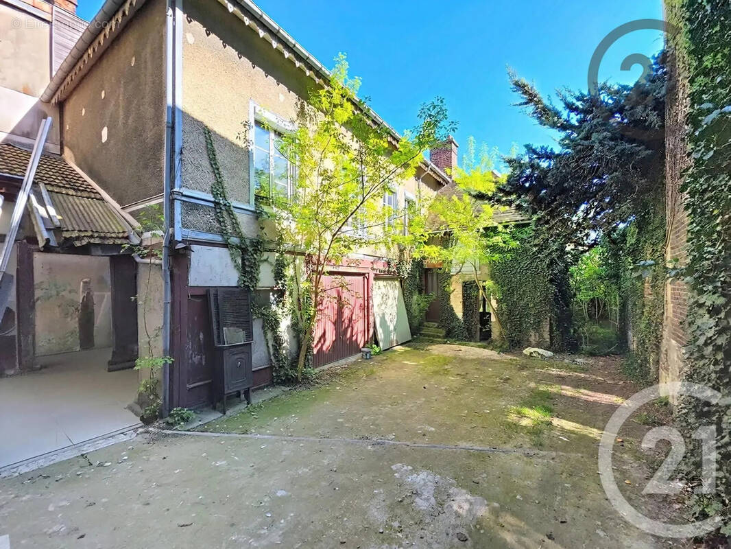 Maison à SAINTE-SAVINE