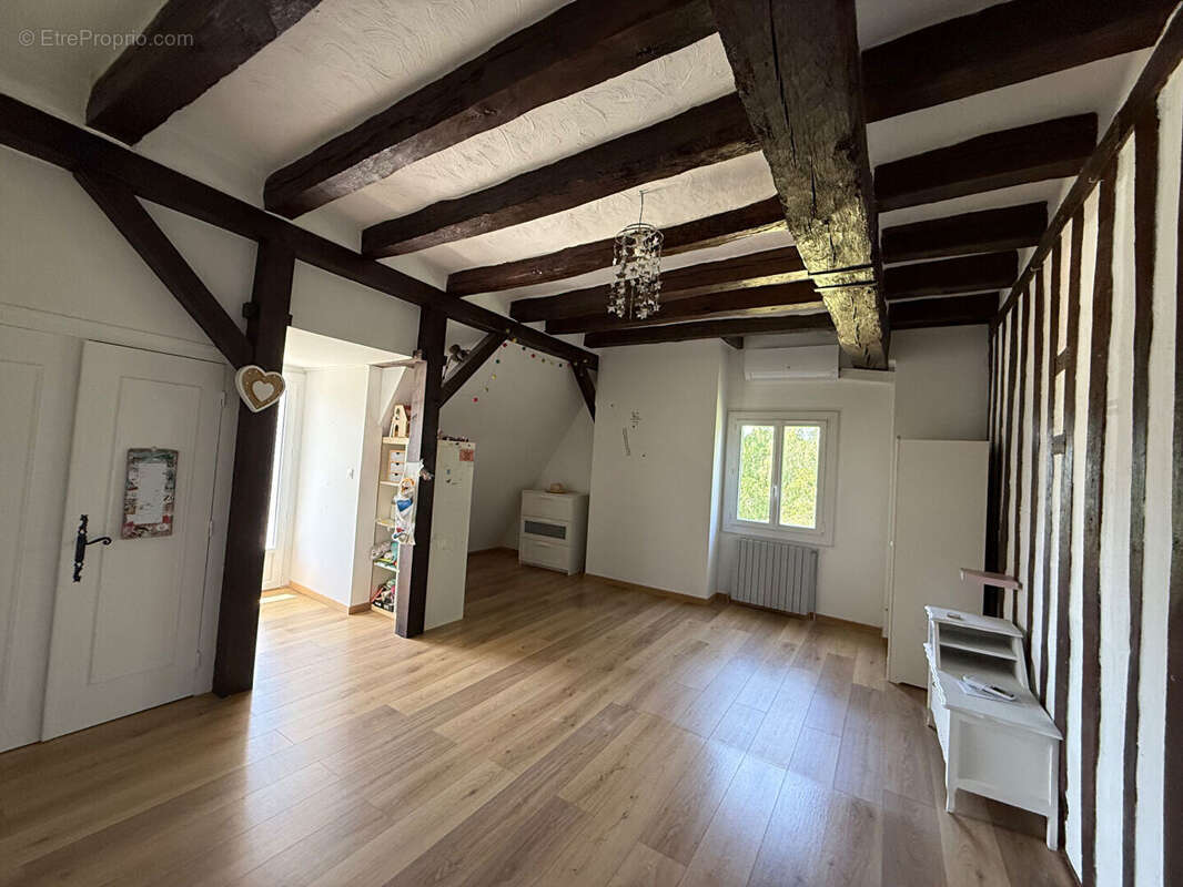 Maison à BEAUMONT-LA-RONCE