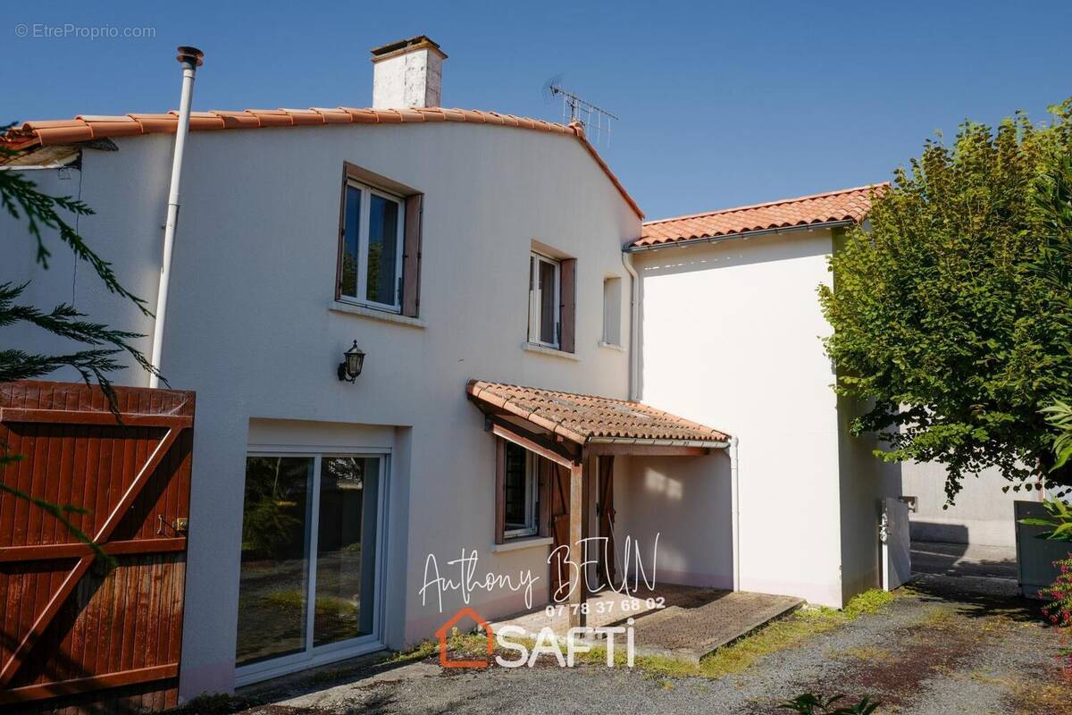 Photo 1 - Maison à FORS