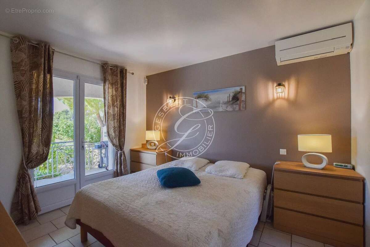 A vendre flayosc - maison a pied au village 3 chambres avec piscine et garage au calme absolu - photo 11