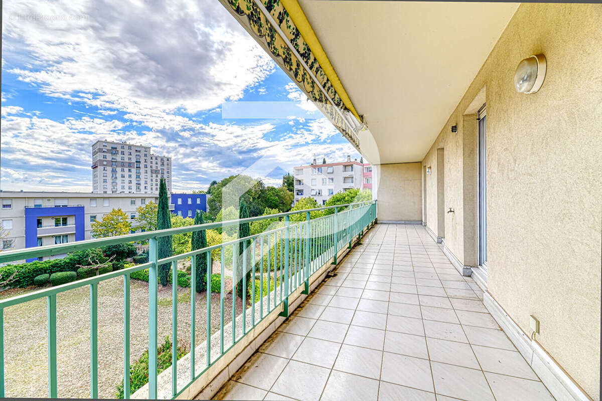 Appartement à NIMES