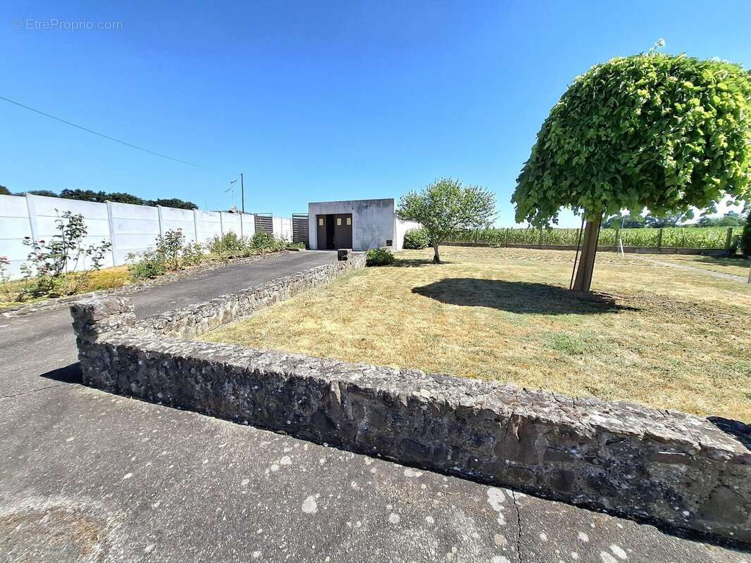 Maison à MARESCHE