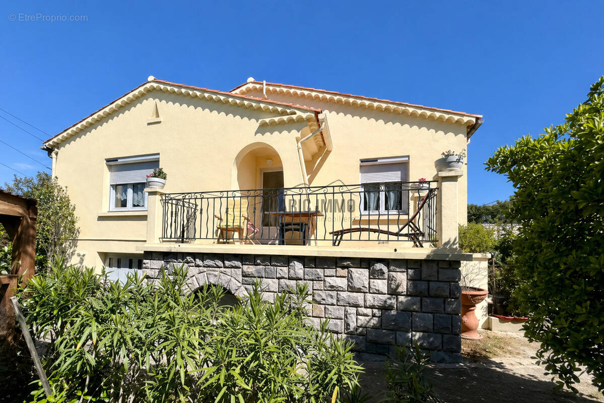 Maison à DOUZENS