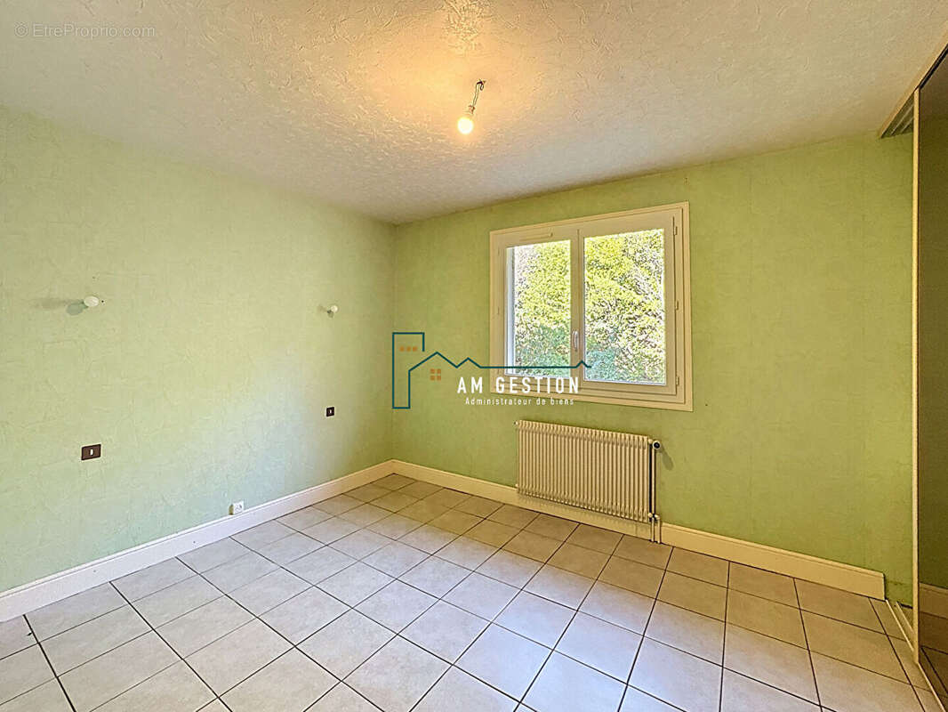 Maison à BONNAC-LA-COTE