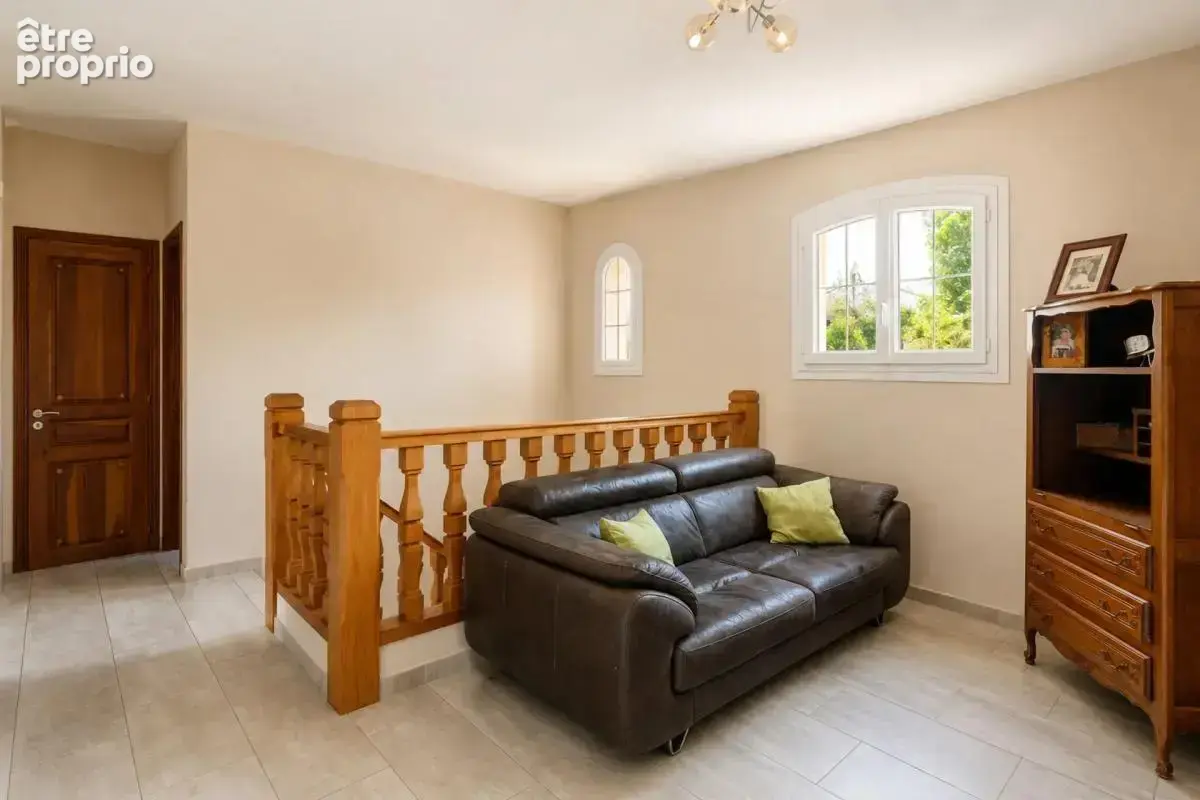 Maison de 6 pièces de 179 m² à Gabian - photo 7