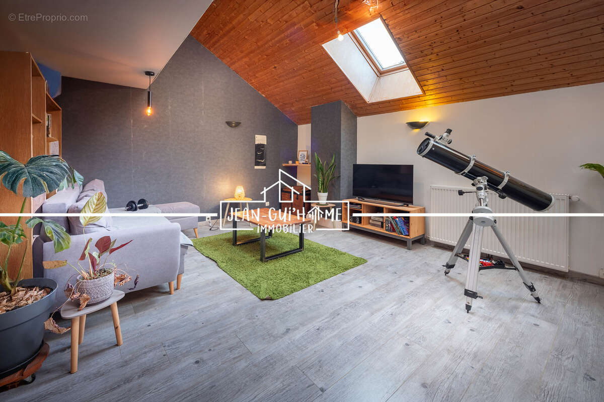 Maison à LA NEUVEVILLE-DEVANT-LEPANGES