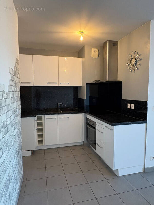 Appartement à MARSEILLE-3E