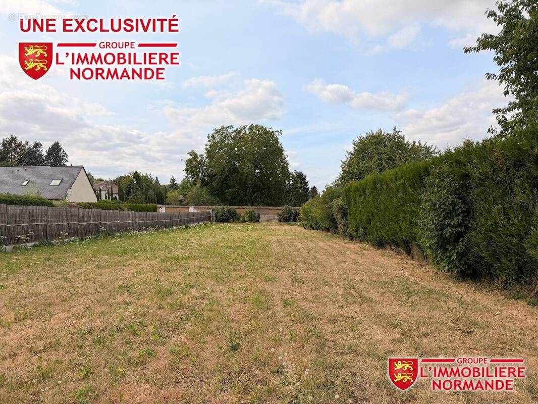 Terrain à JOUY-SUR-EURE