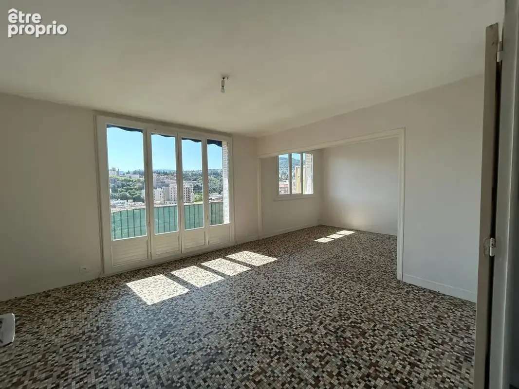 Annonay centre   t4 avec balcon, parc & garage - photo 2