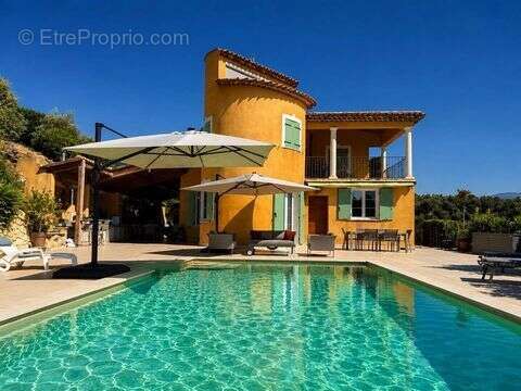 Maison 235 m² à Montauroux  - photo 2