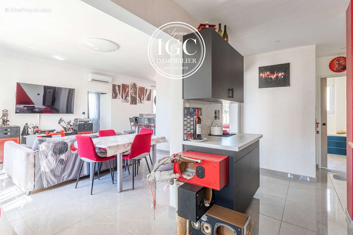 Appartement marseille 13015 - type 3-4 - 79 m² - jardin 180 m² - photo 4