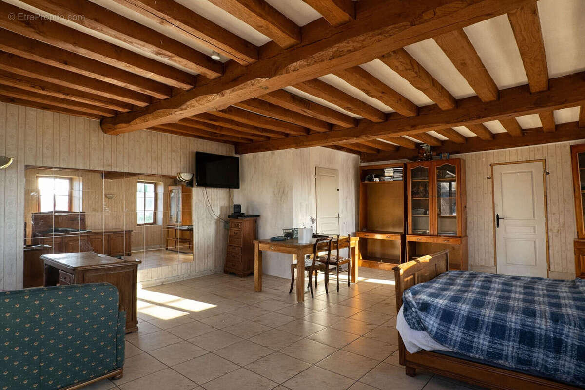 Immeuble local commercial + appartement centre de Jumeauville - photo 12