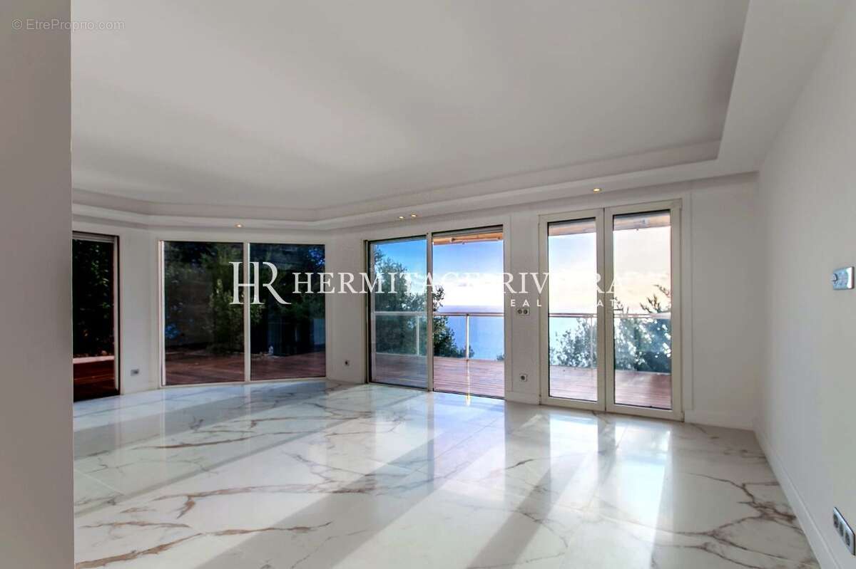 Appartement à ROQUEBRUNE-CAP-MARTIN