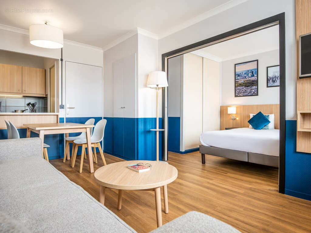 Appartement à COURBEVOIE