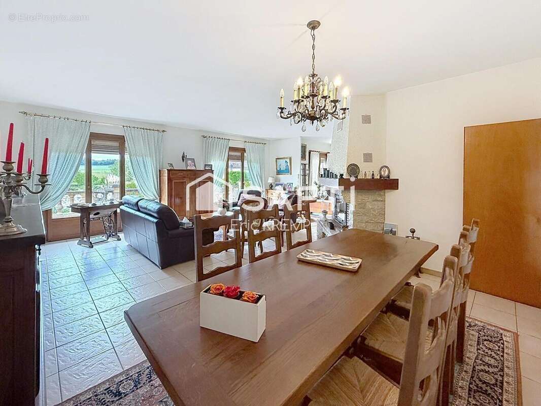 Maison 194 m² à Villers-Saint-Frambourg  - photo 4