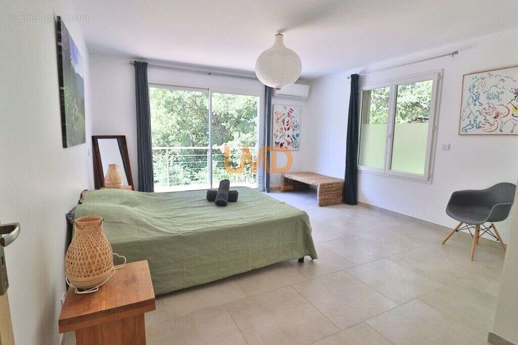 Maison à NANS-LES-PINS
